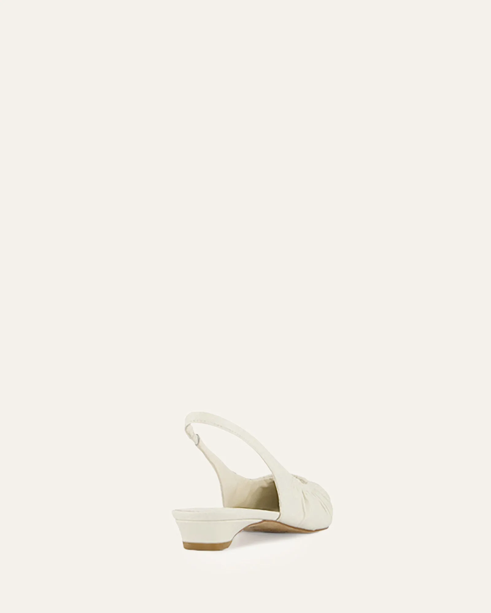 ADALINE ROBE BALLERINES EN CUIR BLANC CASSÉ