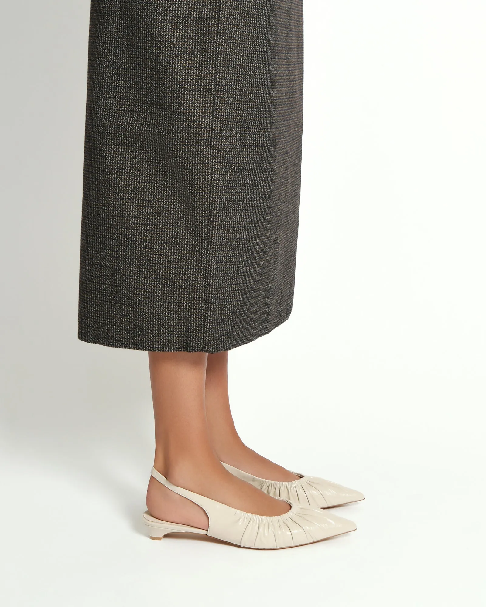 ADALINE ROBE BALLERINES EN CUIR BLANC CASSÉ