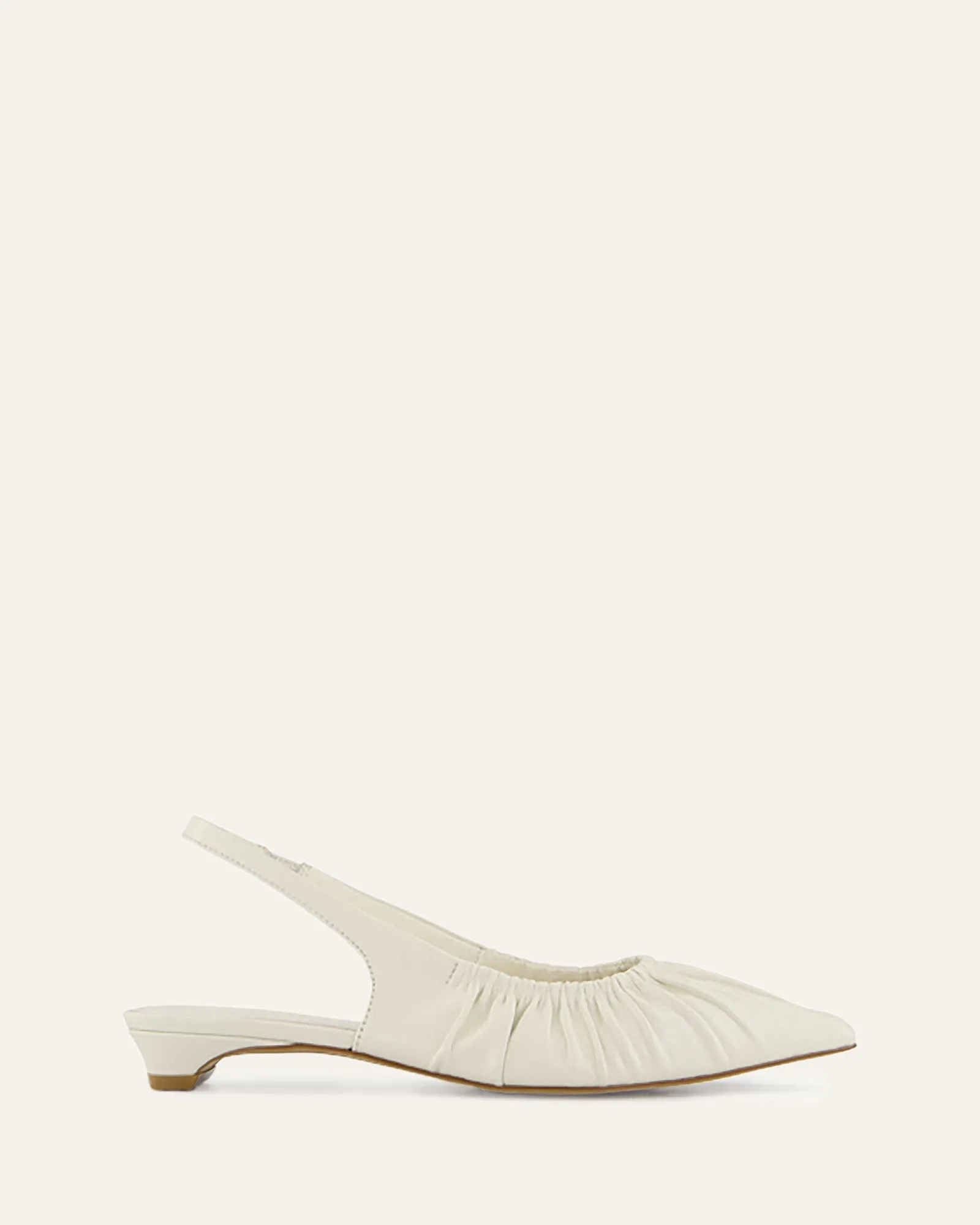 ADALINE ROBE BALLERINES EN CUIR BLANC CASSÉ