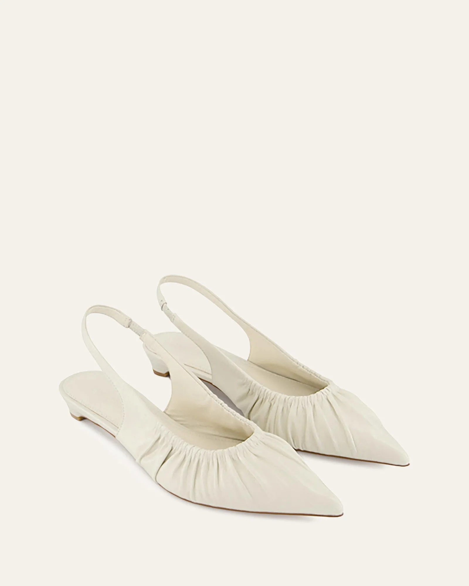 ADALINE ROBE BALLERINES EN CUIR BLANC CASSÉ