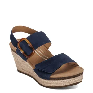 Sandale à talon compensé Ashley pour femme de Aetrex en bleu marine
