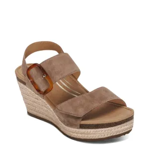 Sandale à talon compensé Ashley pour femme Aetrex en taupe