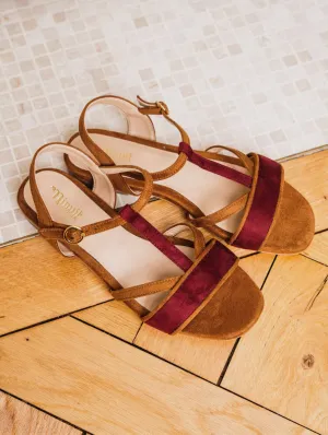 Sandales plates véganes en daim Alpilles | Noisette et rouge brique