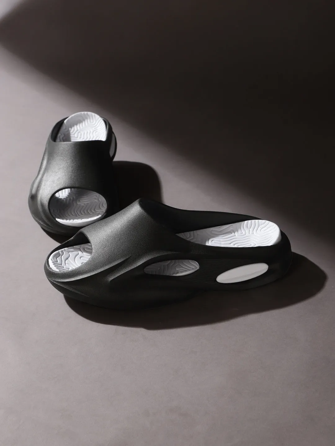 Escarpins en PU noir à enfiler (TC-FONDA1-BLK)