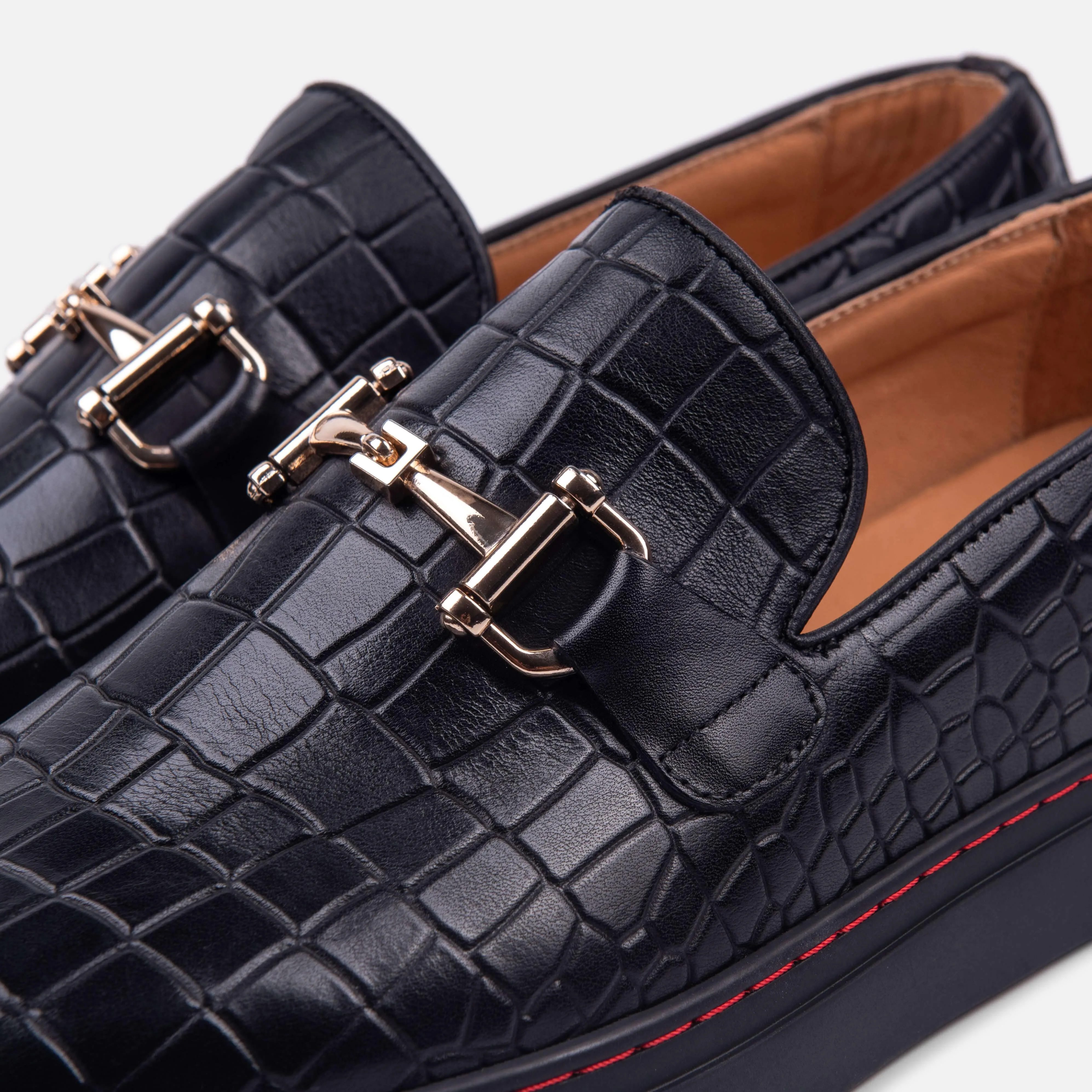 Baskets en cuir de crocodile noir avec mors de cheval Boardwalk