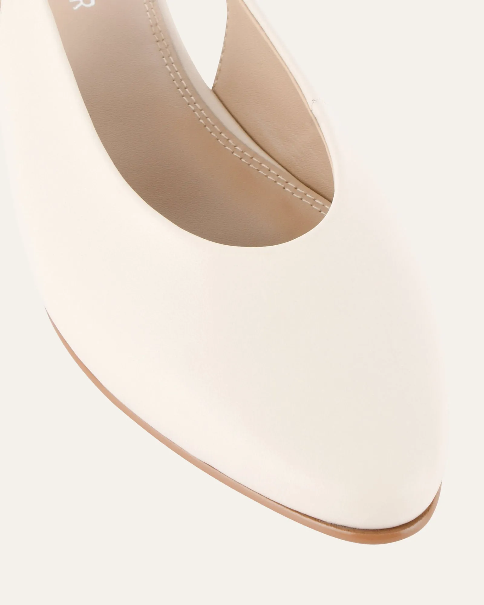 BRYCE DRESS FLATS EN CUIR BLANC CASSÉ