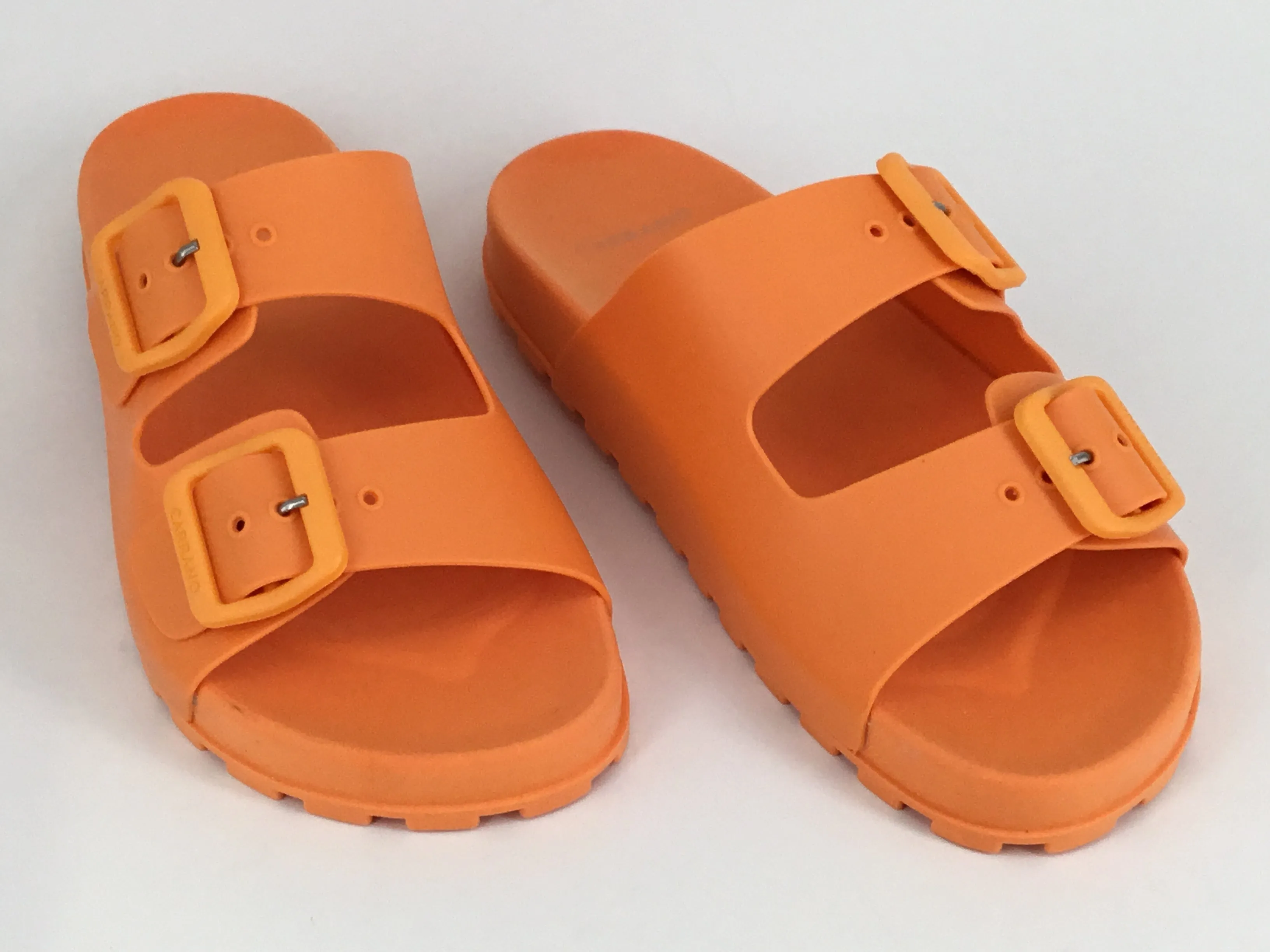 Carrano Dior disponible en 9 couleurs