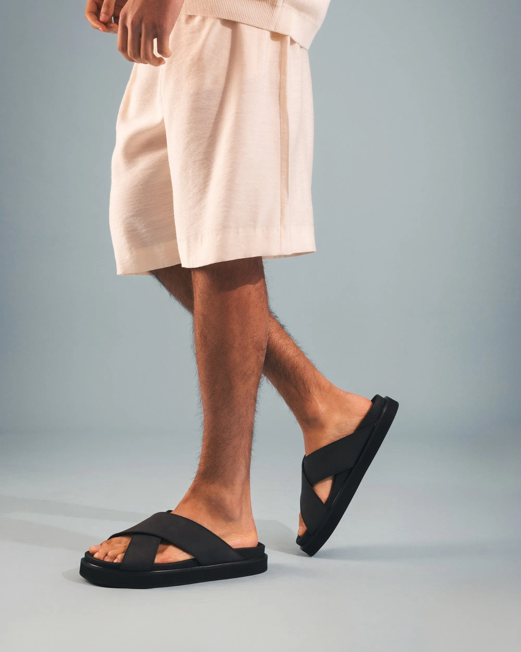 Davu Sandales unisexe en microfibre végane à plateforme croisée | Noir