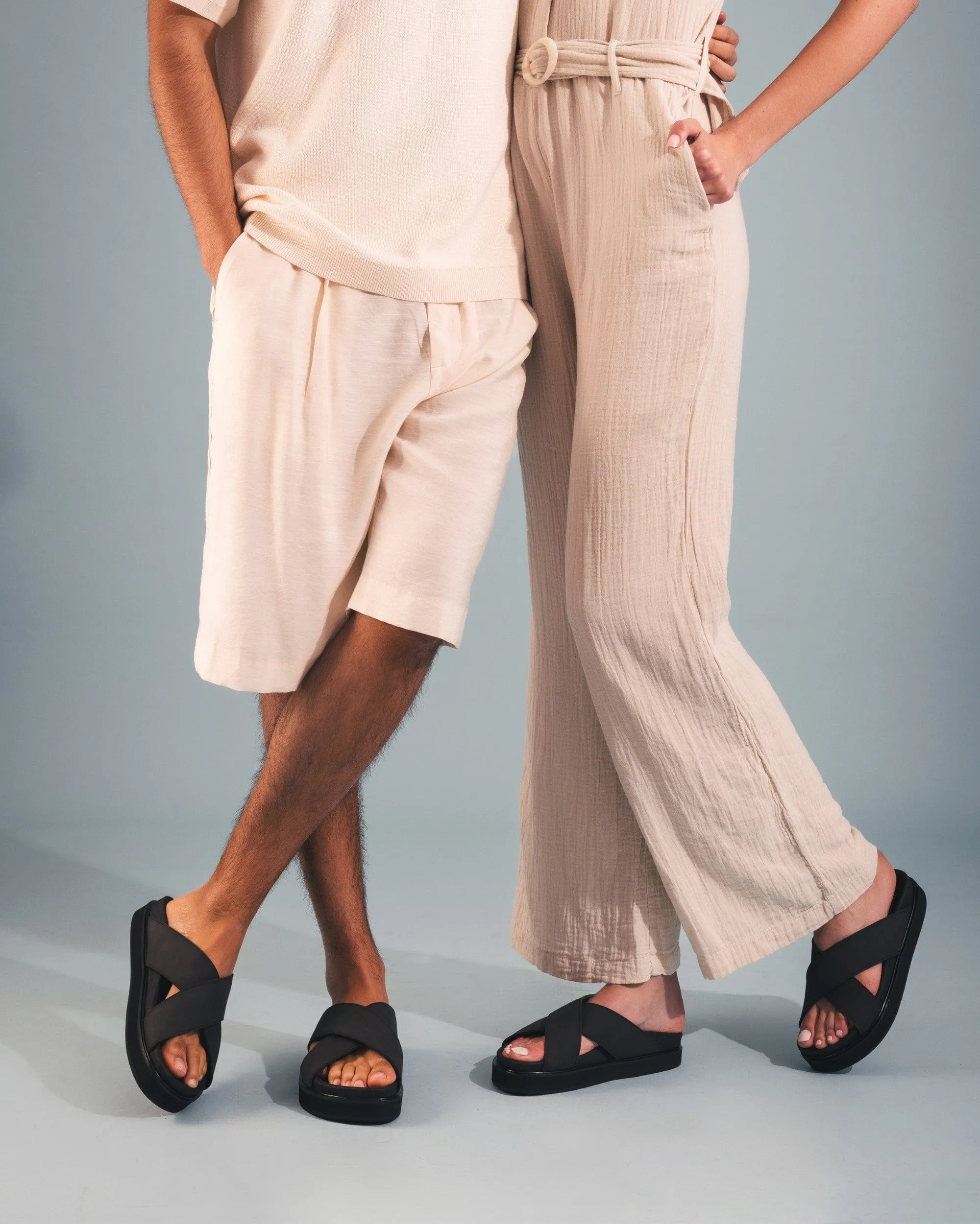 Davu Sandales unisexe en microfibre végane à plateforme croisée | Noir