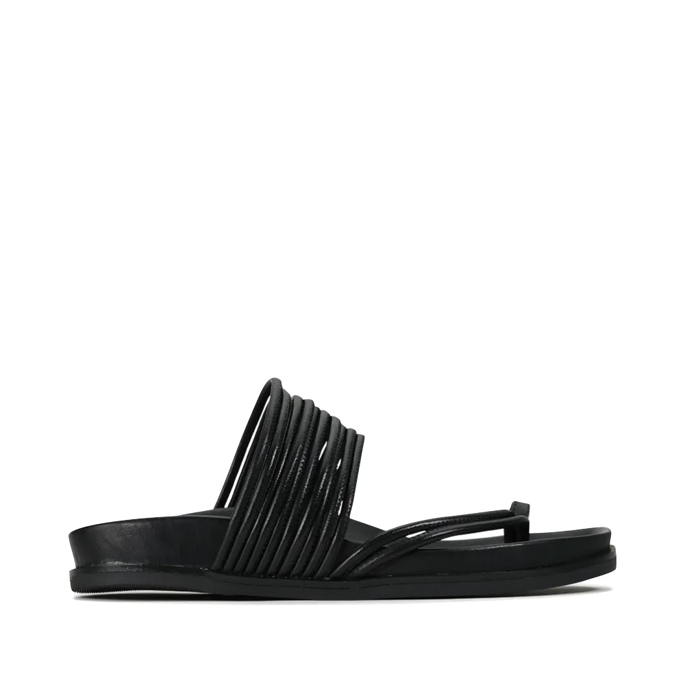 Sandale Carmella à boucle d'orteil pour femme EOS en noir