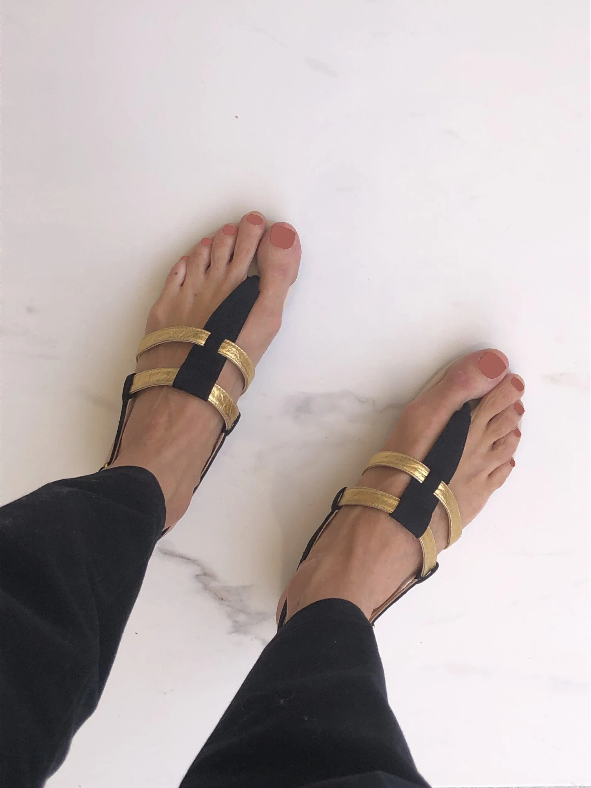 Sandales Gladiateur en Simili-Cuir Végétal Pinatex® Gabriella | Noir & Or