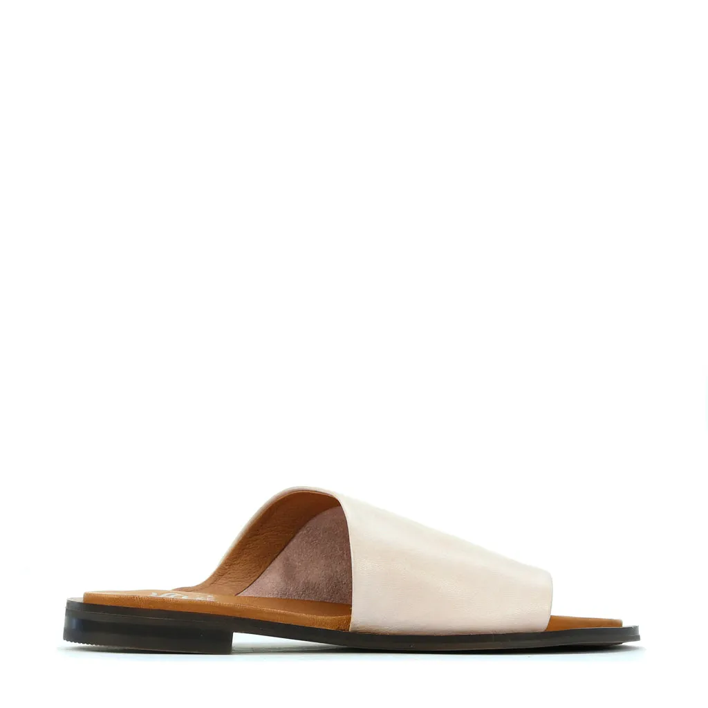 Tongues en cuir Guppy