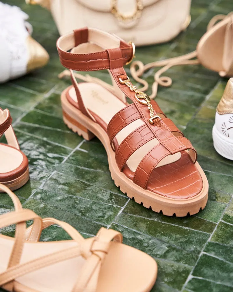 Sandales à larges brides symboliques en simili-cuir végan Hyacinth | Croco camel