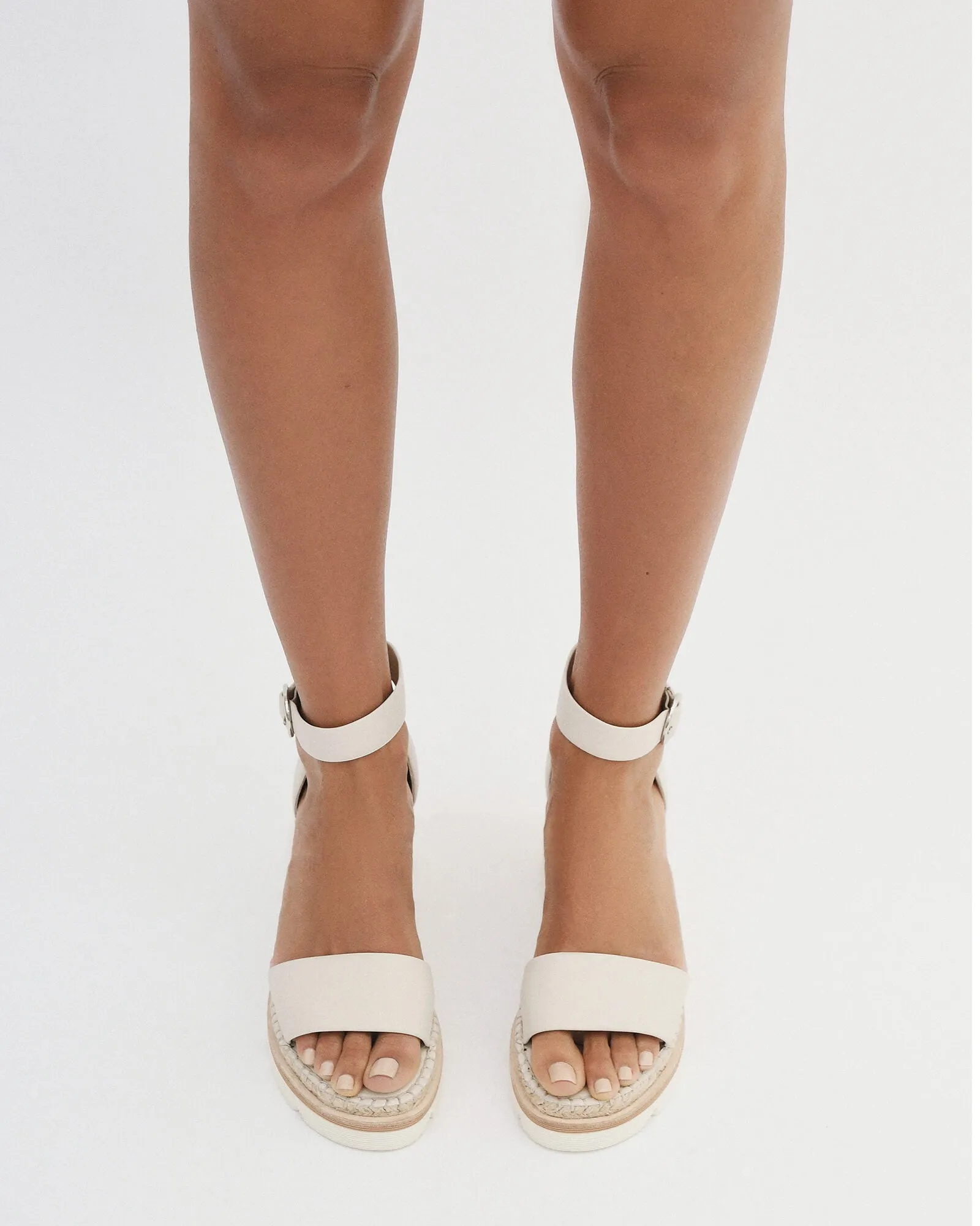 KELLY WEDGES À TALON MID EN CUIR BONE
