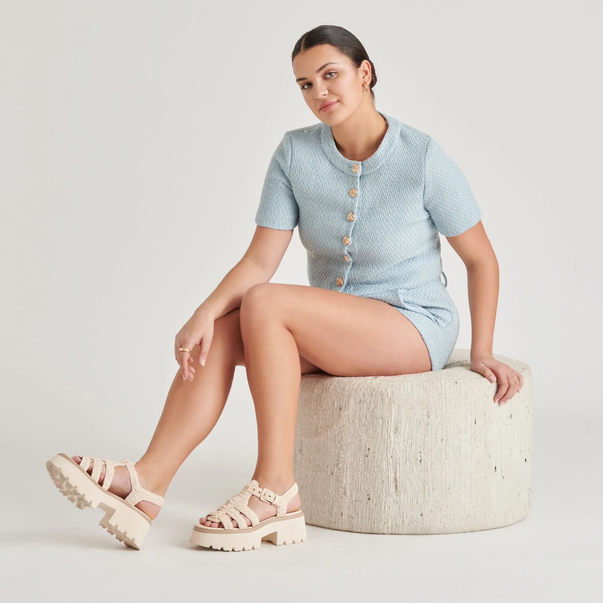 SANDALES À LACETS TRICOTÉES AVEC TISSU GRIS MOUTON