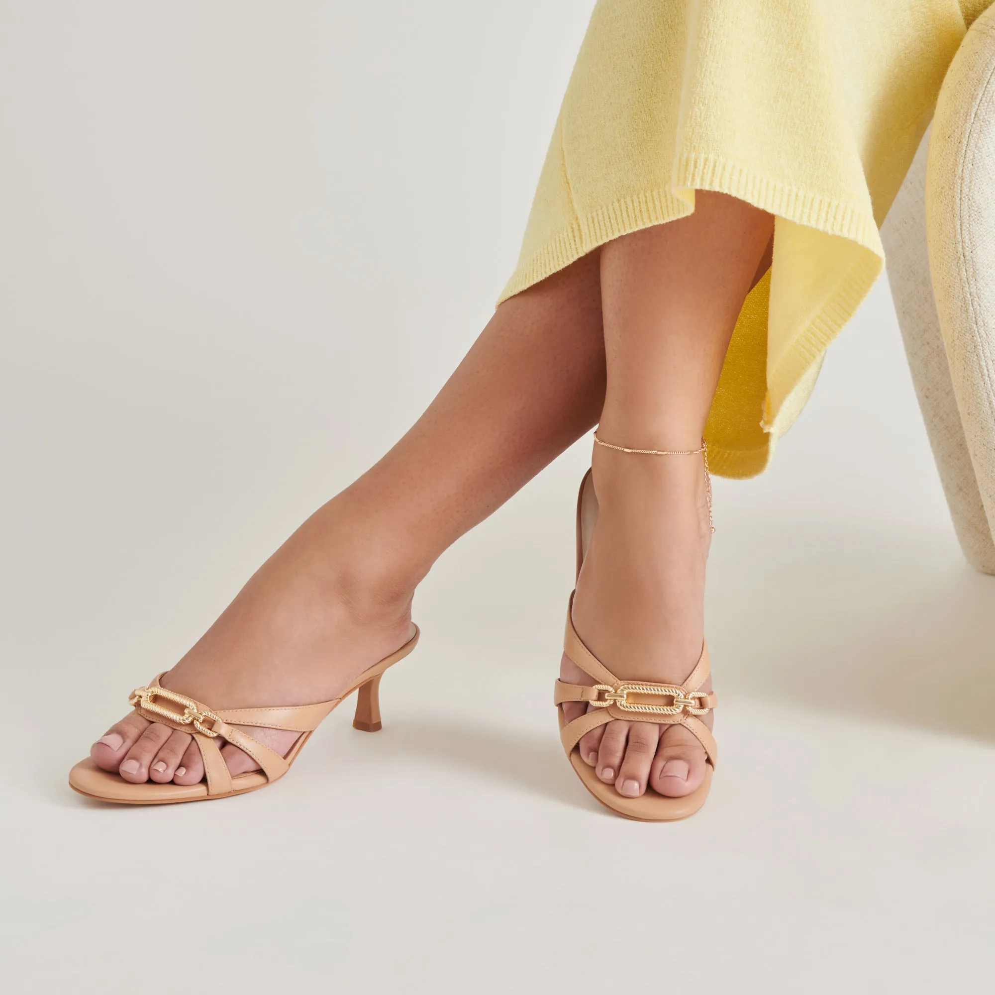 LERAH HEELS CAFE CUIR GRAVÉ