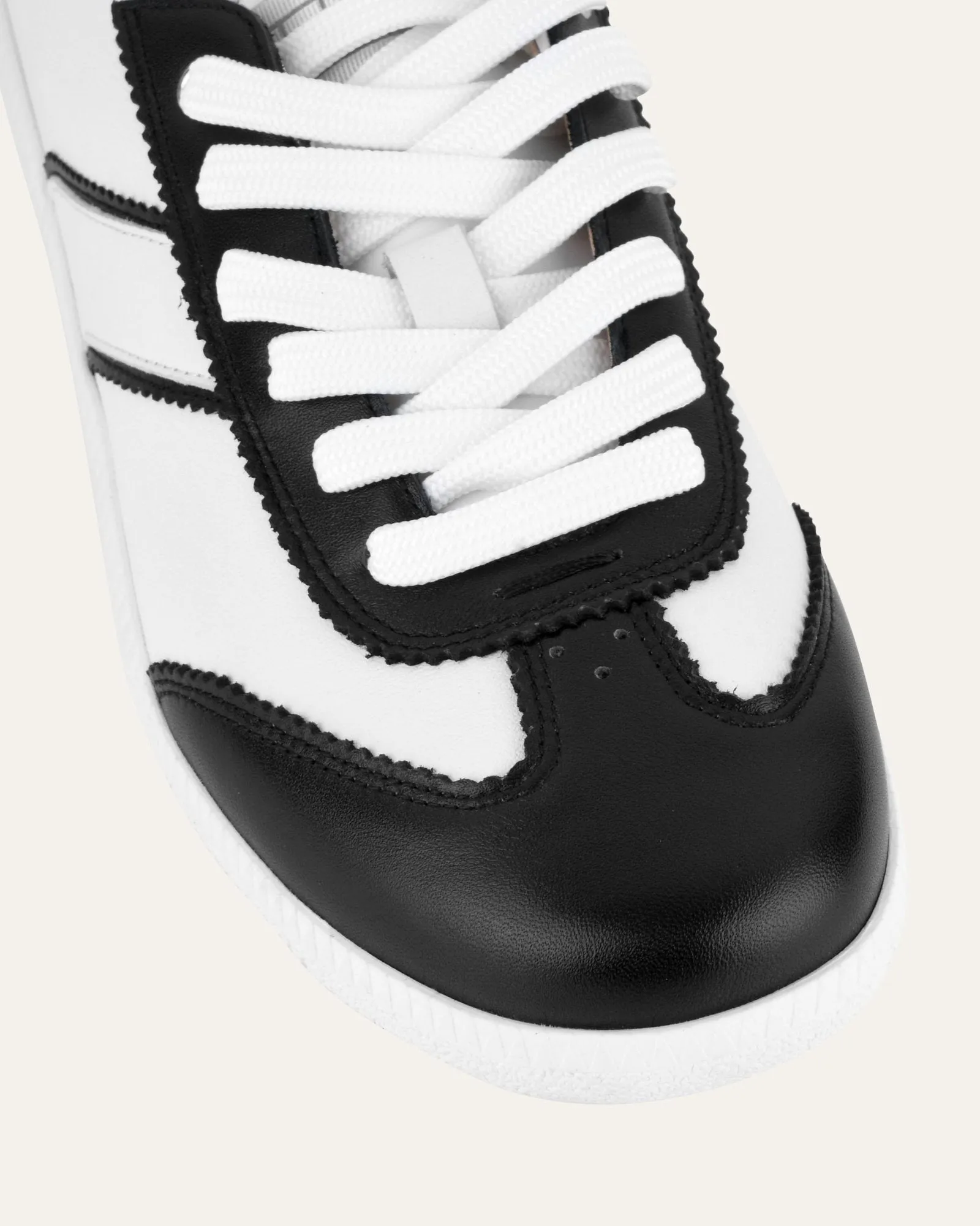 LOLA SNEAKERS CUIR NOIR BLANC