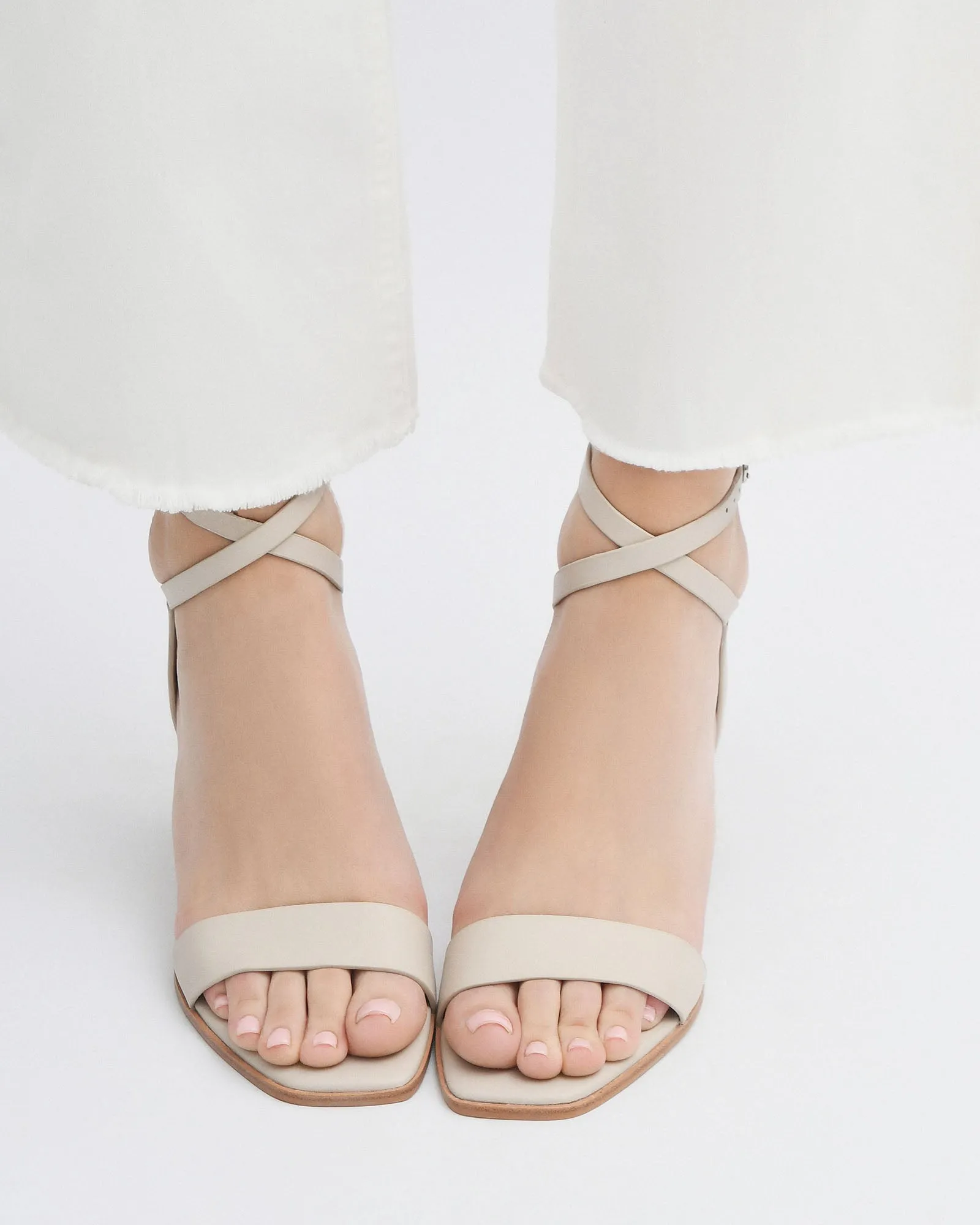 SANDALES NATSU À TALON MOYEN EN CUIR BONE