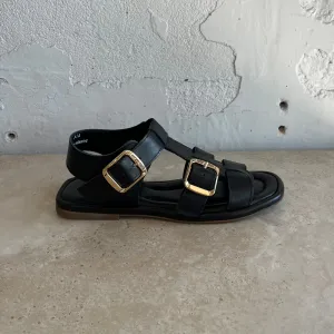 Nu par Neo Pia Black
