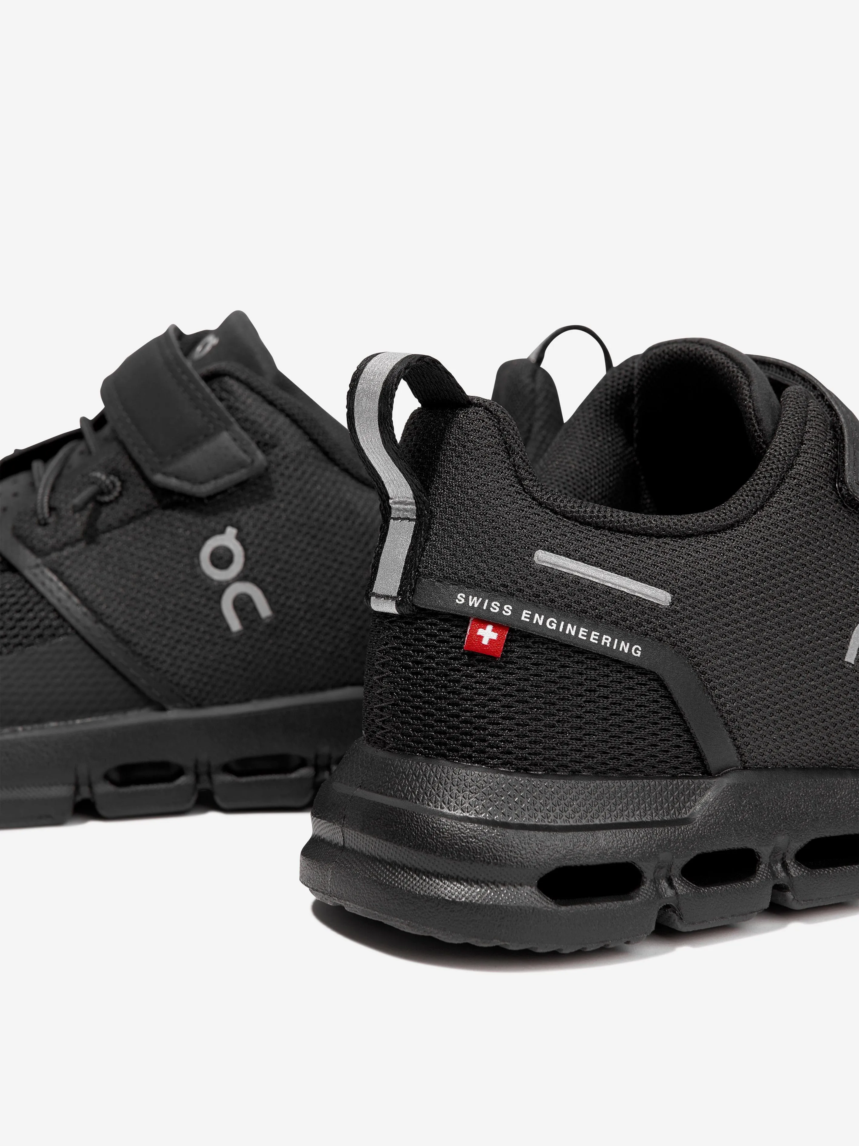 On Running Kids Cloud Play Trainers en Noir