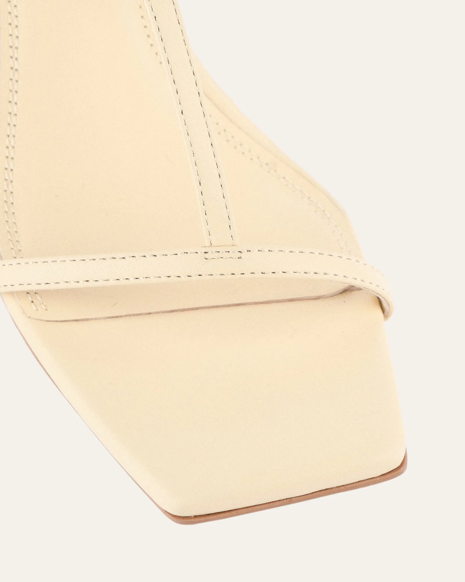 OPHELIA ESCARPINS À TALON MID WEDGE EN CUIR BEURRE