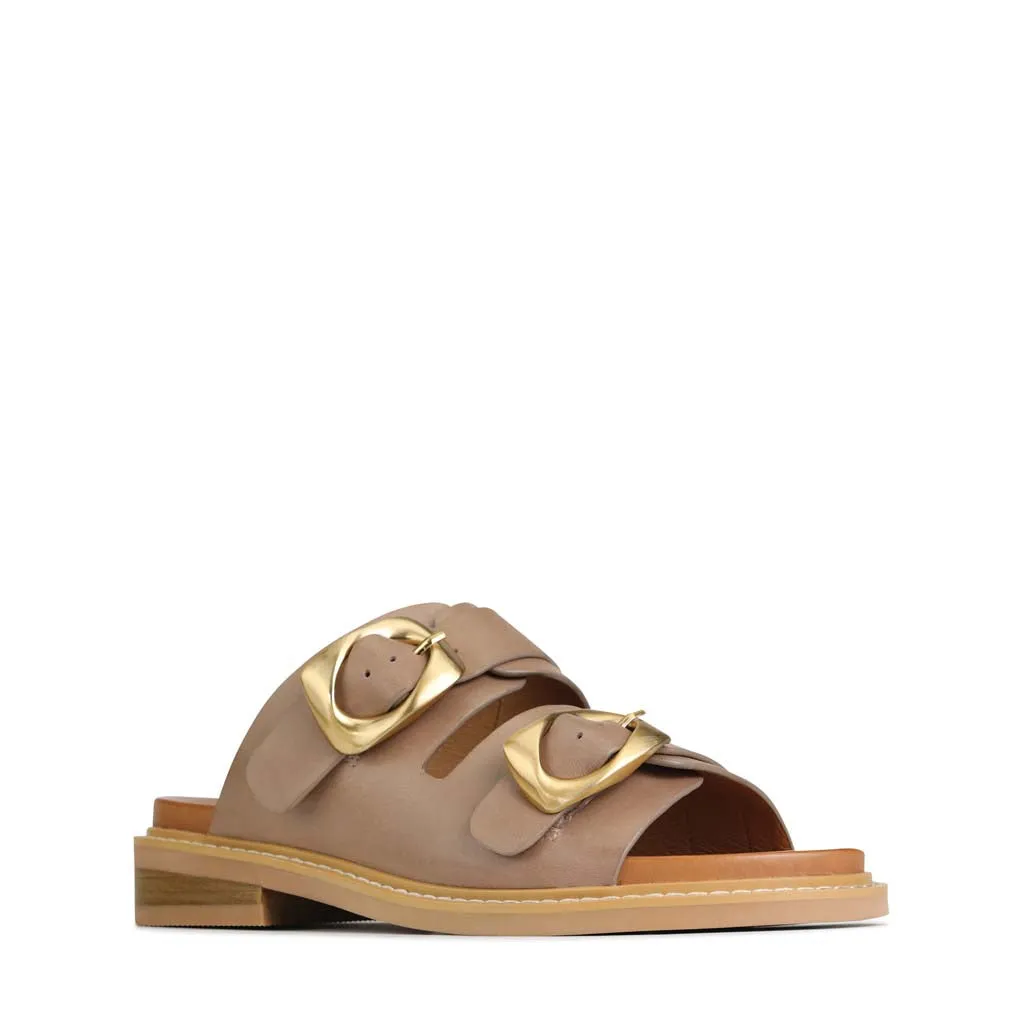 SANDALES À LANGUETTE EN CUIR ORNÉ