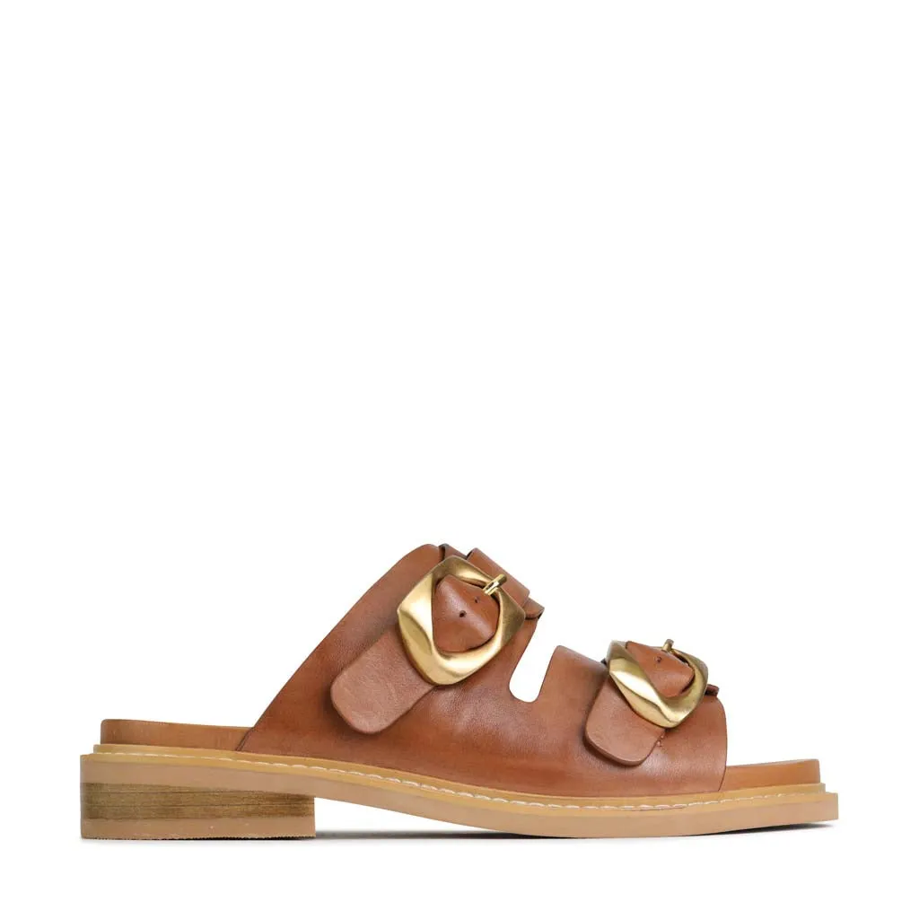 SANDALES À LANGUETTE EN CUIR ORNÉ