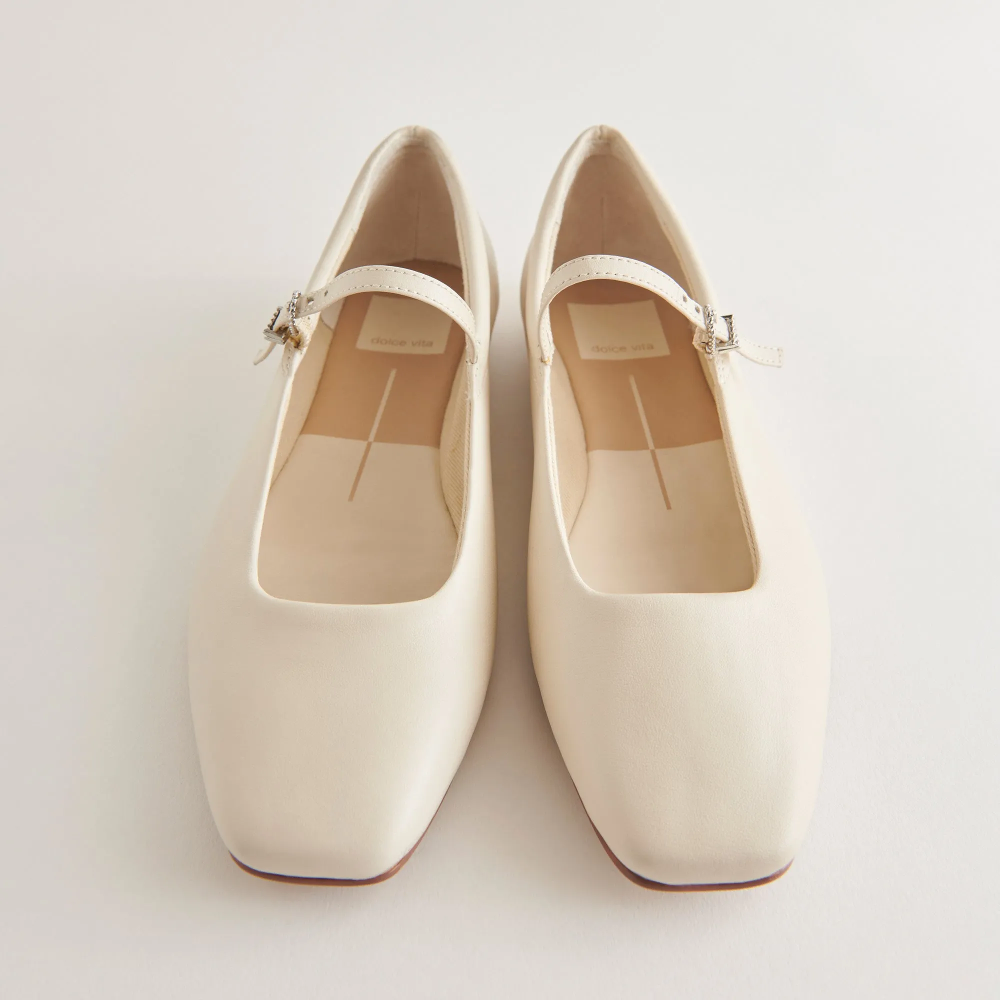 REYES BALLERINES LARGES EN CUIR IVOIRE