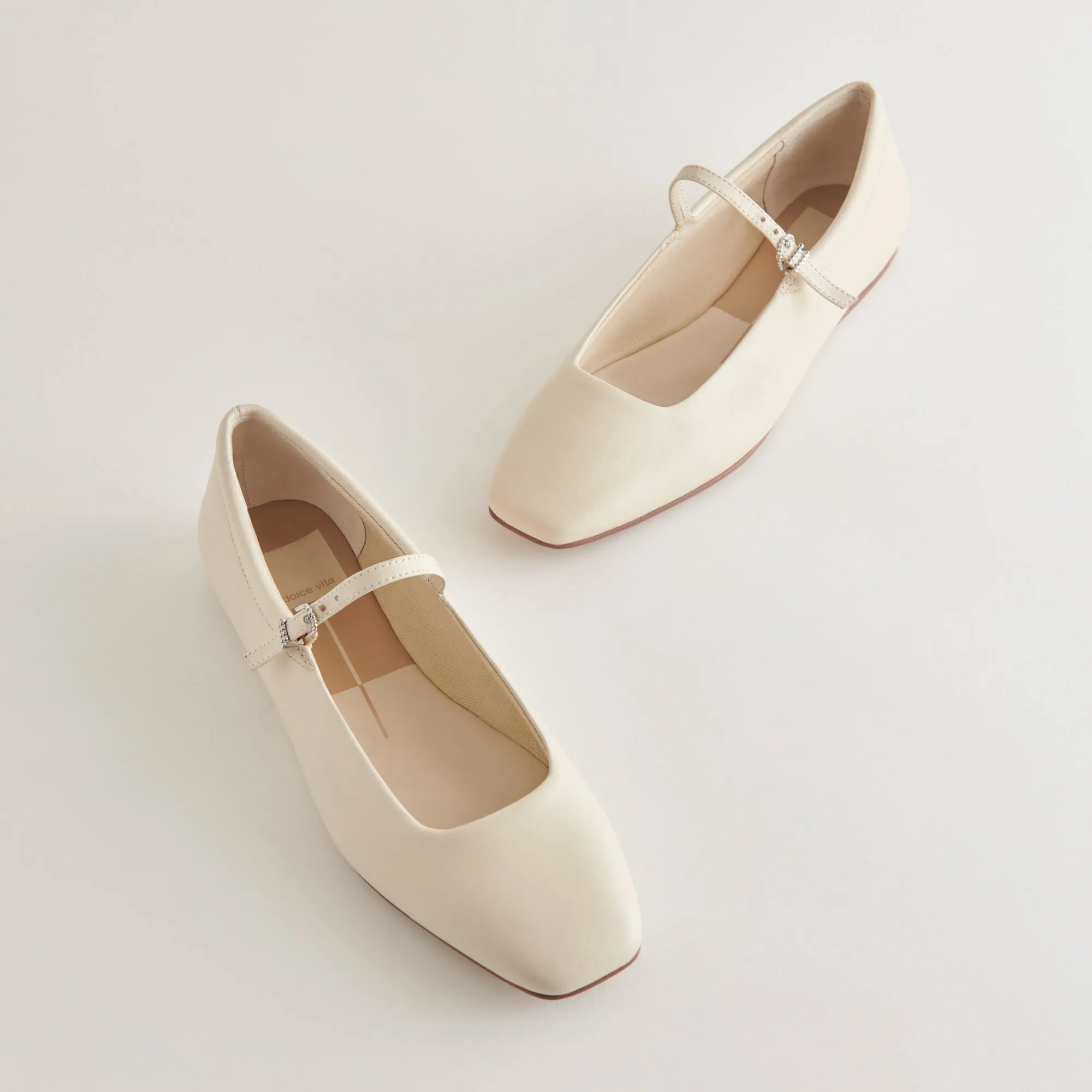 REYES BALLERINES LARGES EN CUIR IVOIRE