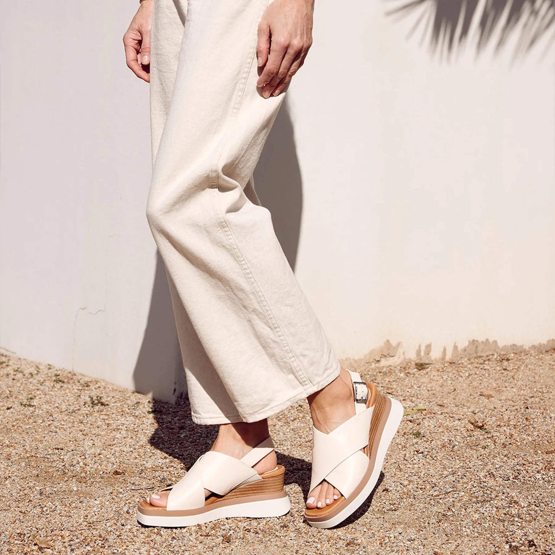 SANDALES À TALON COMPENSÉ EN CUIR SASILLE