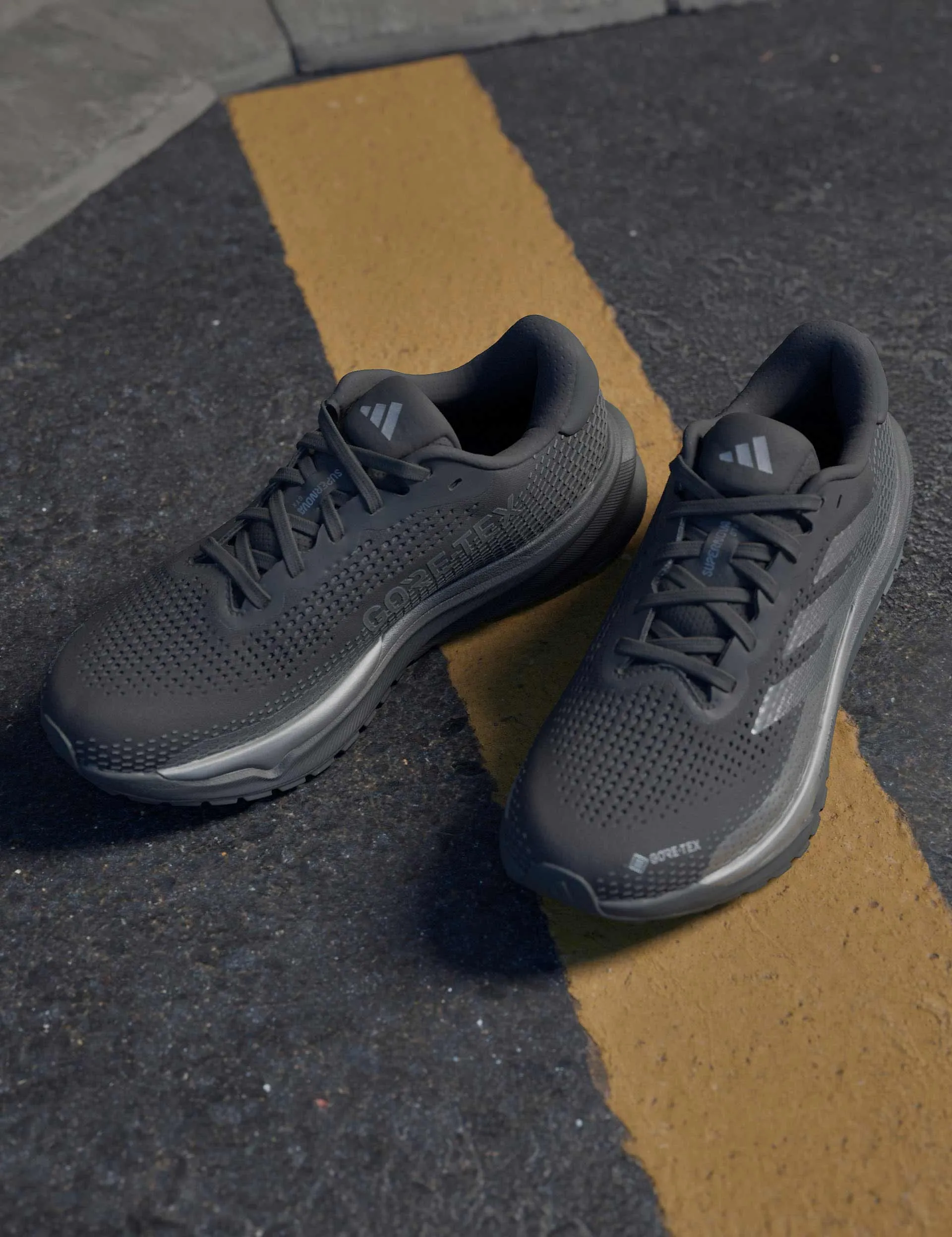 Chaussures Supernova GORE-TEX - Noir de base/Métallique fer