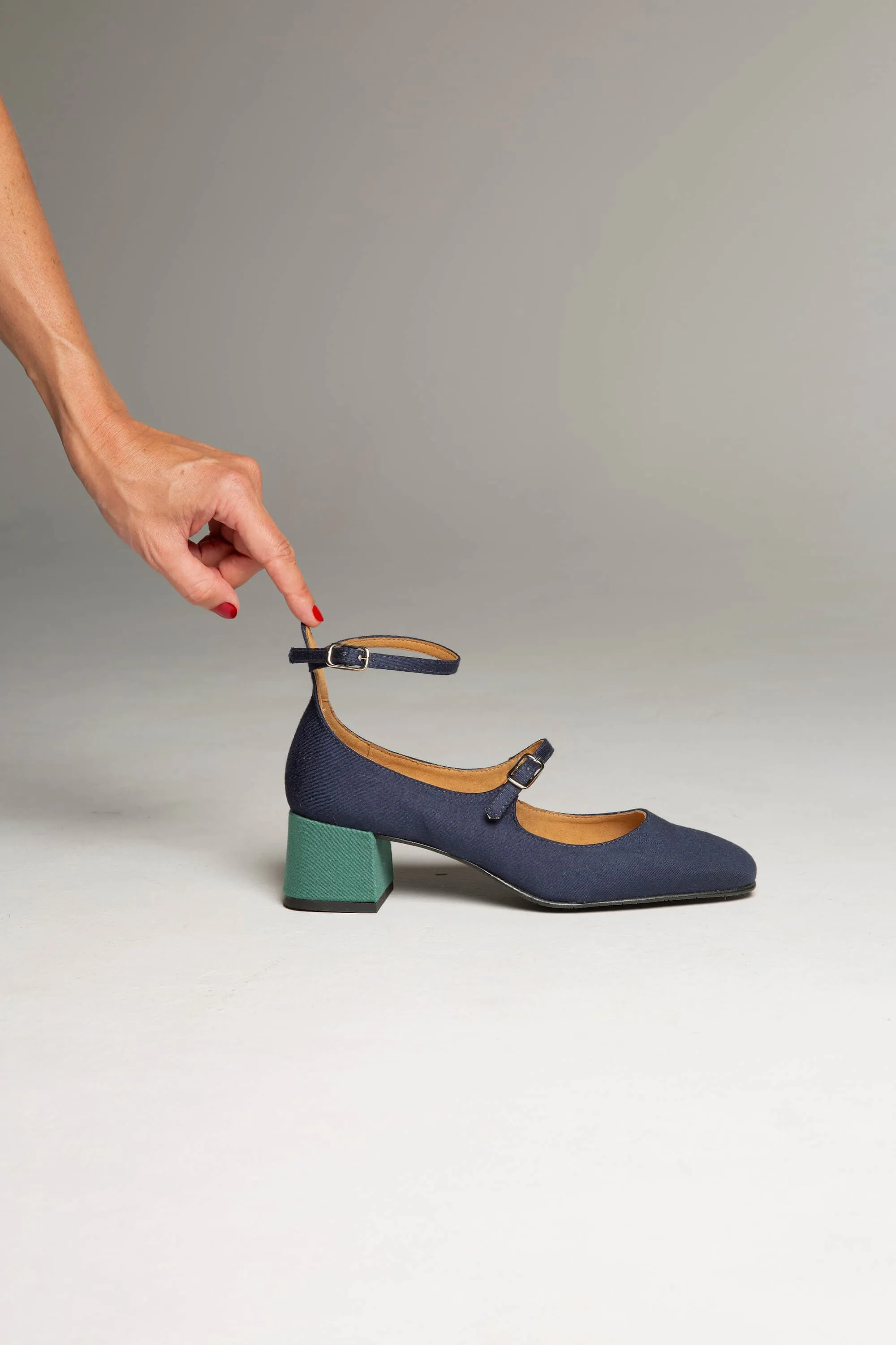 Escarpins à talons moyens en suédine végane | Bleu & Vert