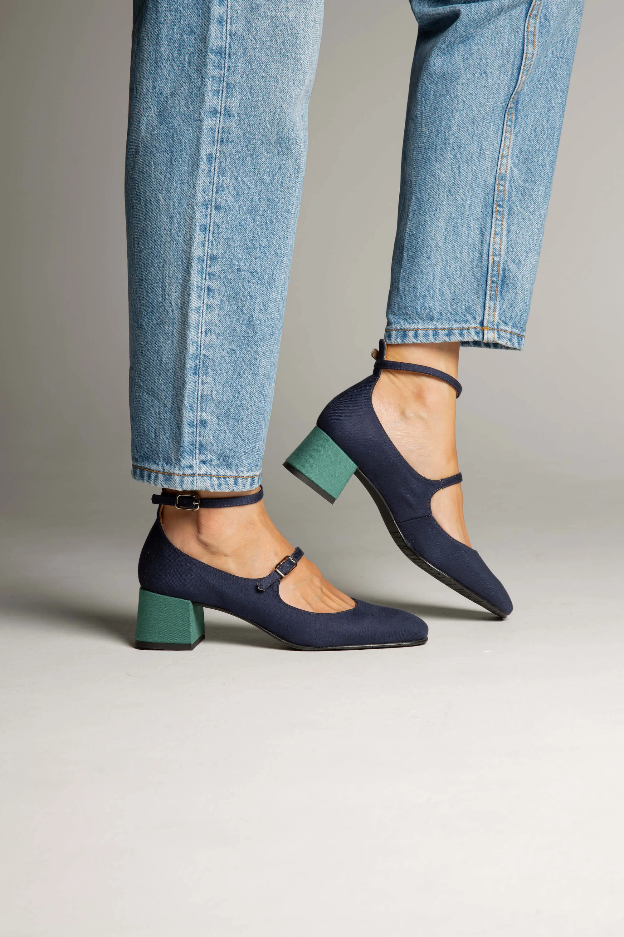 Escarpins à talons moyens en suédine végane | Bleu & Vert
