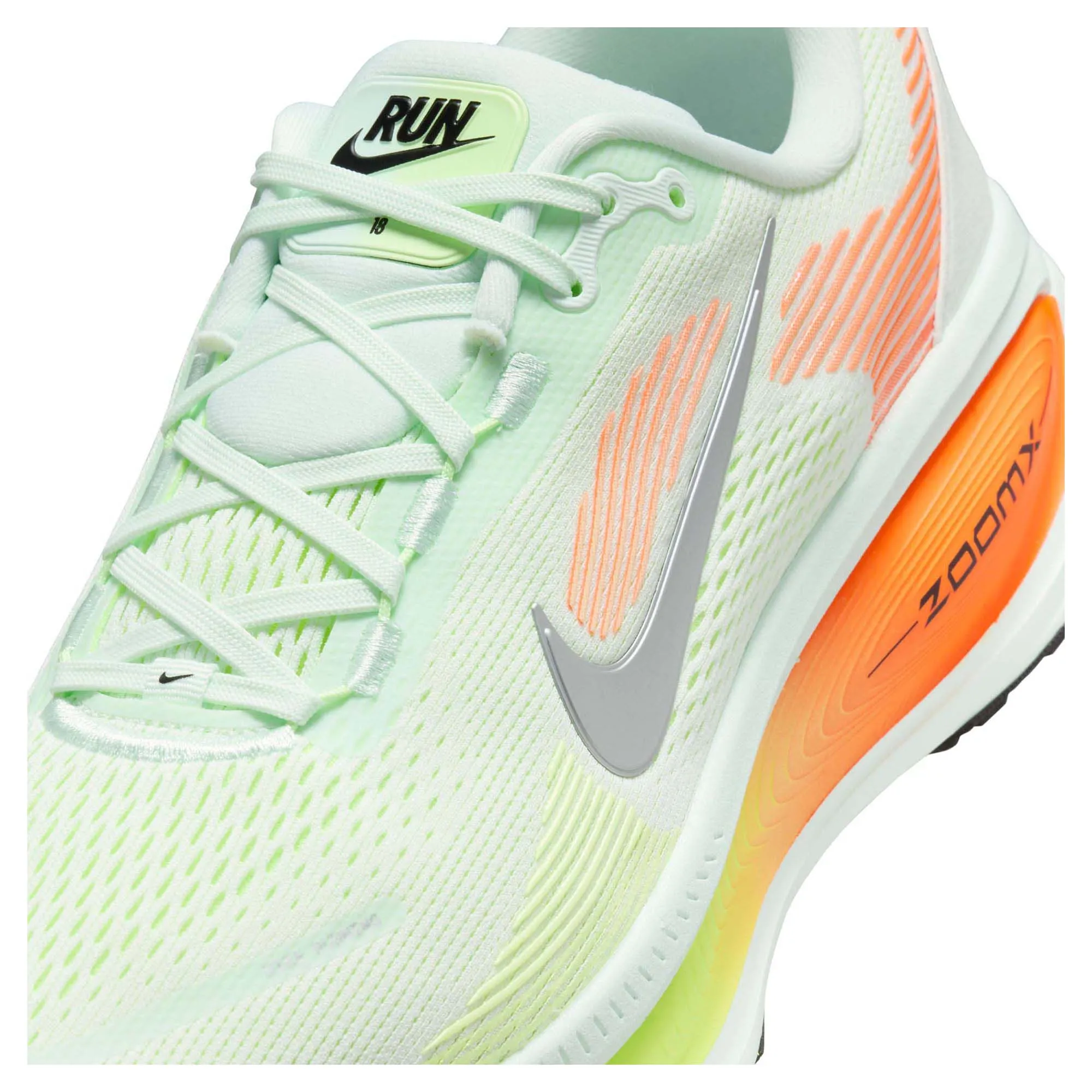 Chaussures de course sur route pour hommes Vomero 18