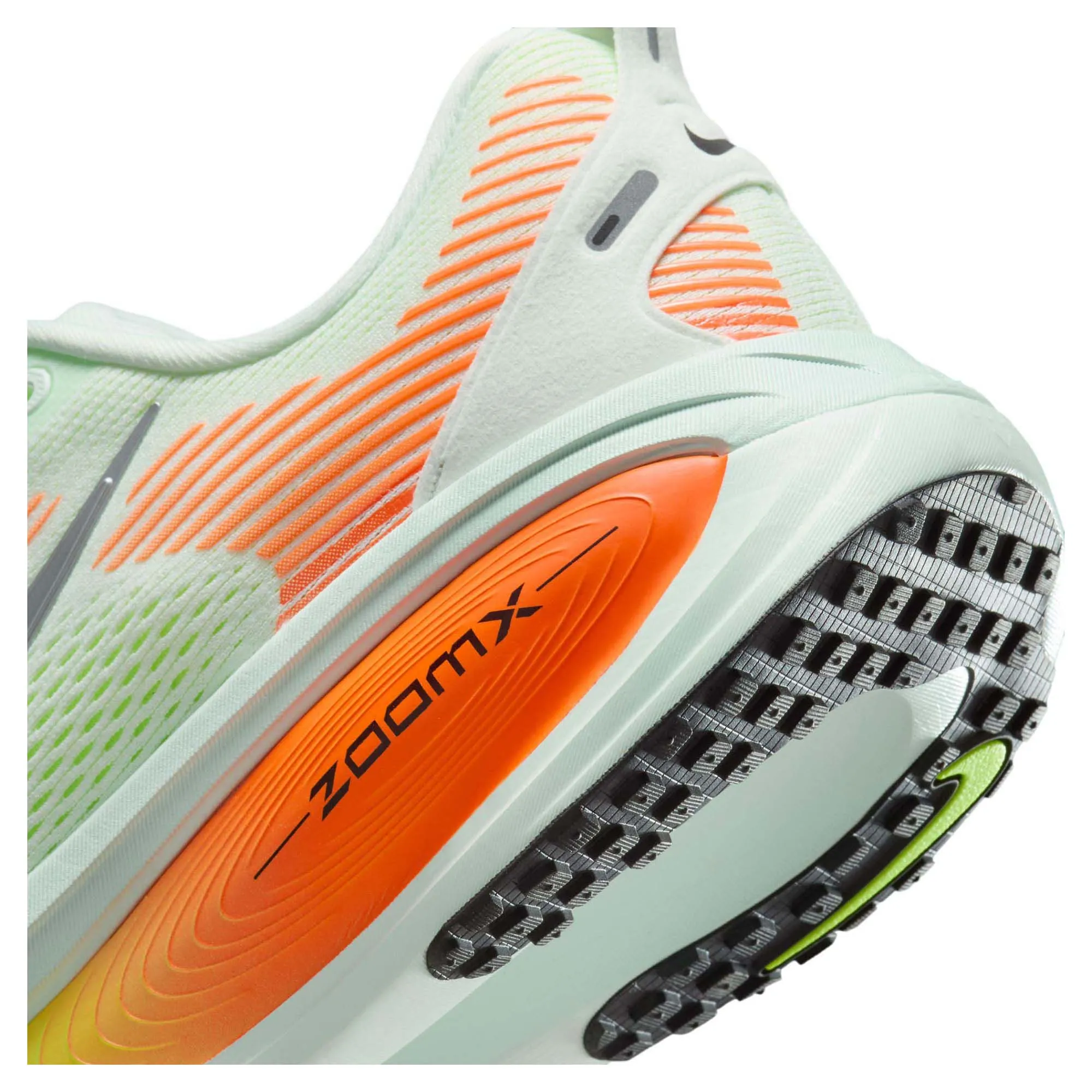 Chaussures de course sur route pour hommes Vomero 18