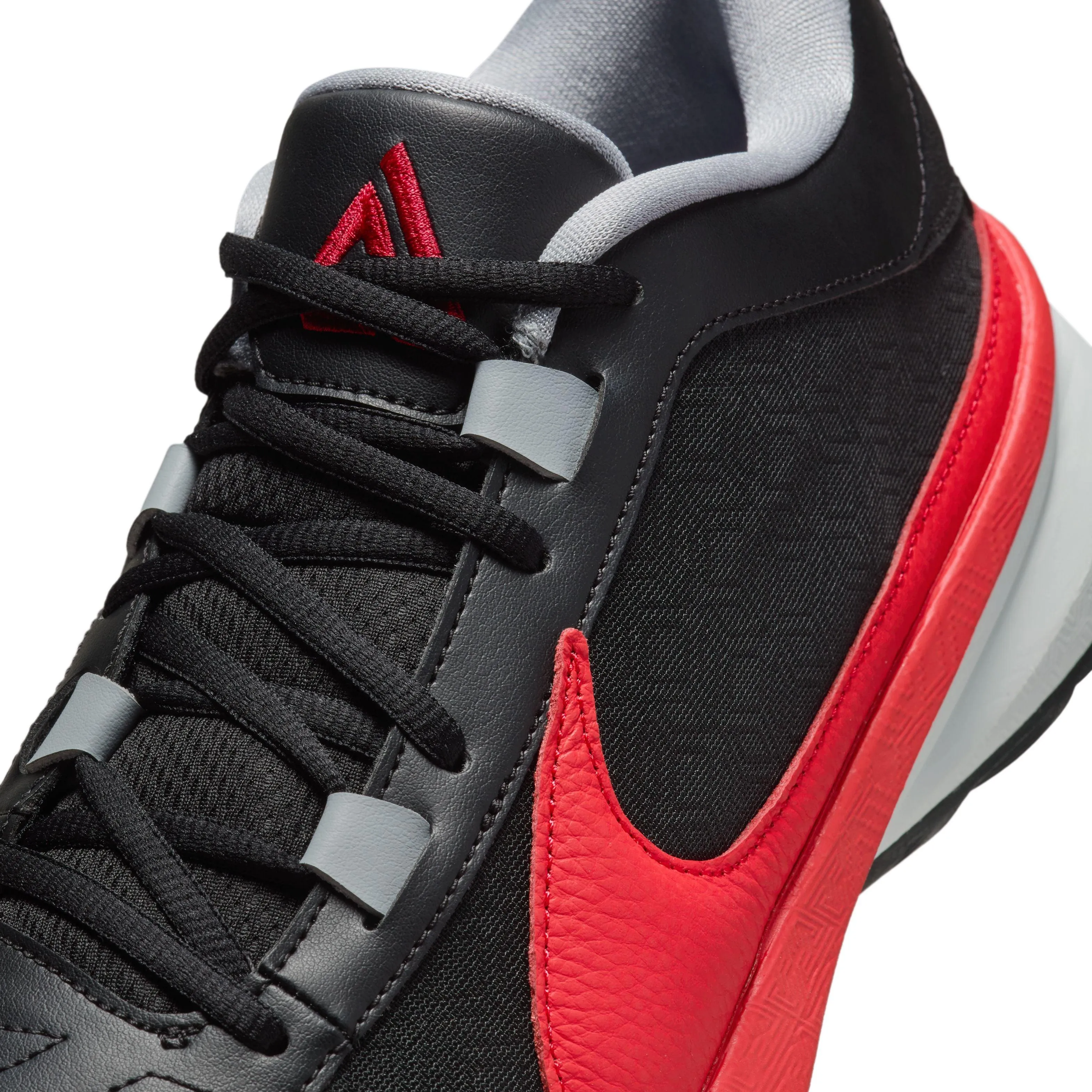 Zoom Freak 5 EP 'Noir Rouge Universitaire'
